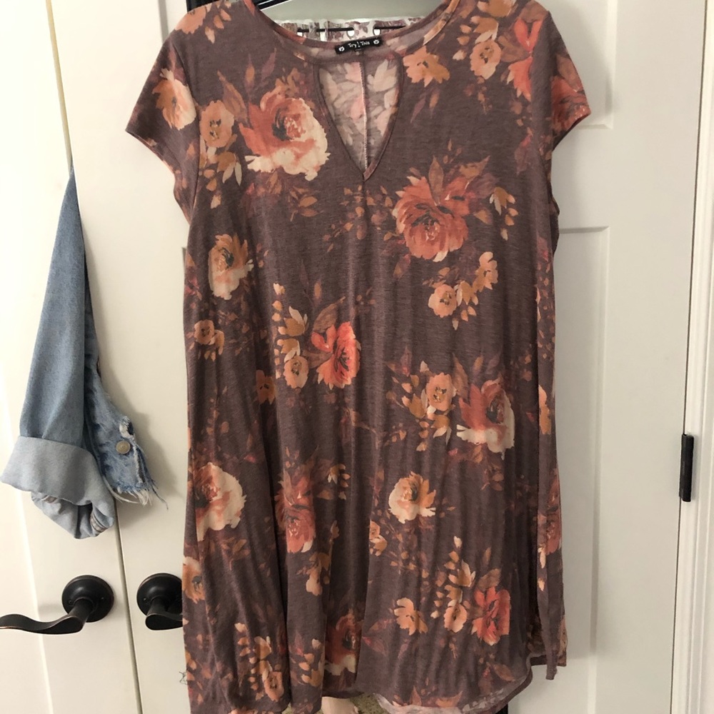 Floral T-shirt style dress Size XL